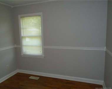 1115 Poplar Drive - Photo Thumbnail 9