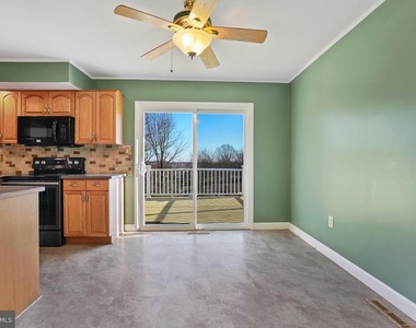 12316 Fountain Drive - Photo Thumbnail 6