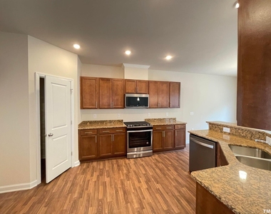 1230 Gemfor Street - Photo Thumbnail 4