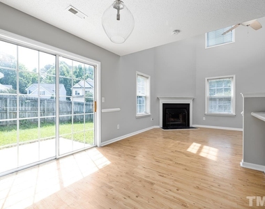 100 Lacombe Court - Photo Thumbnail 8