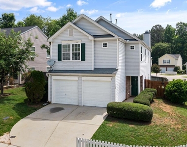 100 Lacombe Court - Photo Thumbnail 1