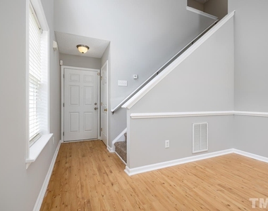 100 Lacombe Court - Photo Thumbnail 3