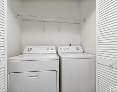 100 Lacombe Court - Photo Thumbnail 14