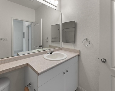 1922 Parkside Village Drive - Photo Thumbnail 25