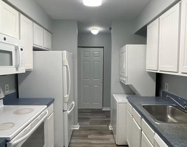 8507 Falls Run Road - Photo Thumbnail 7