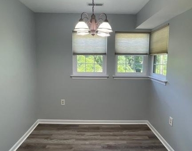 8507 Falls Run Road - Photo Thumbnail 10