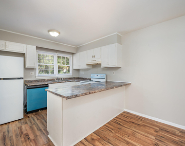 104 Deblyn Court - Photo Thumbnail 6