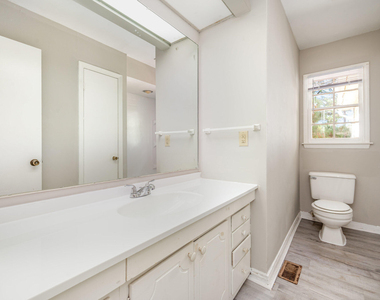 104 Deblyn Court - Photo Thumbnail 9