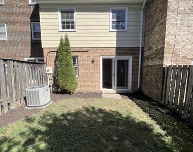 5748 Yellowrose Court - Photo Thumbnail 19
