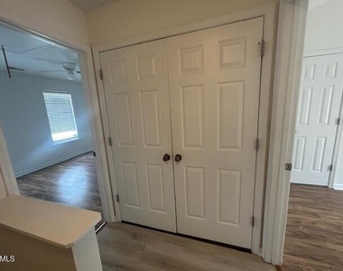 217 Payton Drive - Photo Thumbnail 9