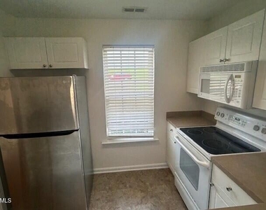 217 Payton Drive - Photo Thumbnail 7