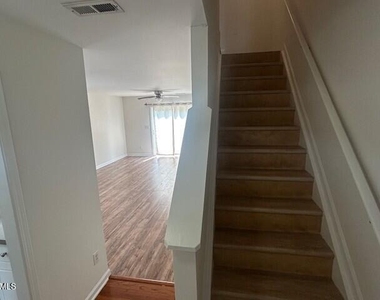 217 Payton Drive - Photo Thumbnail 8