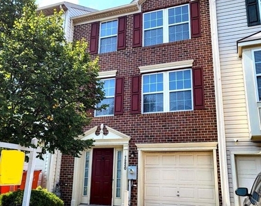 7220 Maidstone Place - Photo Thumbnail 6