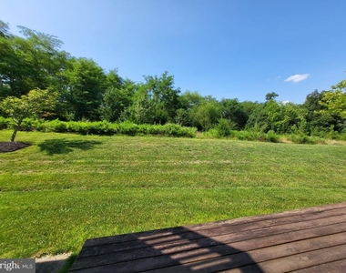 7220 Maidstone Place - Photo Thumbnail 8