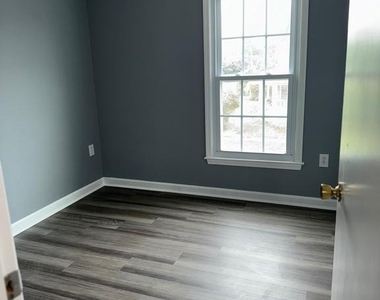 701 Green Street - Photo Thumbnail 34