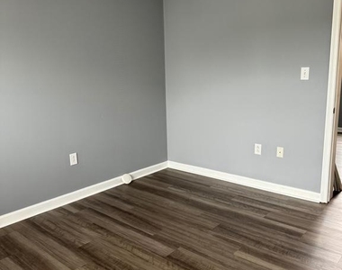 701 Green Street - Photo Thumbnail 14