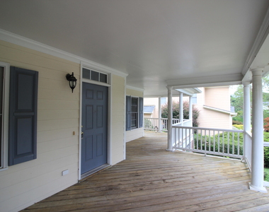 304 Peachtree Point Court - Photo Thumbnail 2