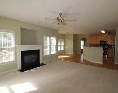 304 Peachtree Point Court - Photo Thumbnail 25