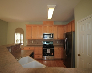 304 Peachtree Point Court - Photo Thumbnail 23