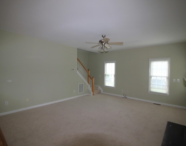304 Peachtree Point Court - Photo Thumbnail 9