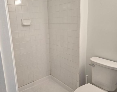 6632 Granville Court - Photo Thumbnail 9