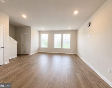 1221 Apollo Drive - Photo Thumbnail 5
