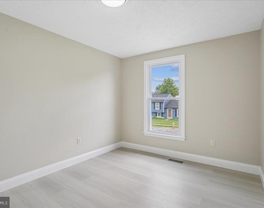 1315 Danberry Drive - Photo Thumbnail 12