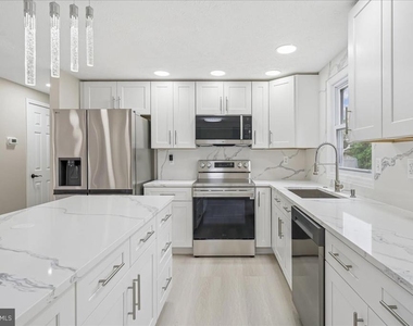 1315 Danberry Drive - Photo Thumbnail 7