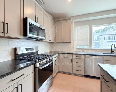 829 Amley Place - Photo Thumbnail 18