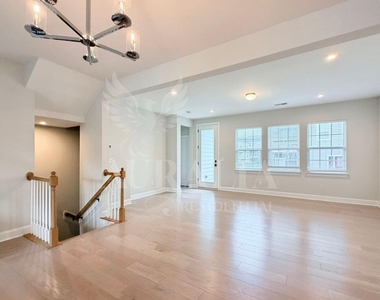 829 Amley Place - Photo Thumbnail 5