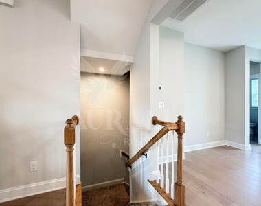 829 Amley Place - Photo Thumbnail 4