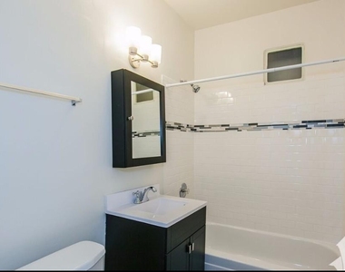724-32 W. Roscoe - Photo Thumbnail 5