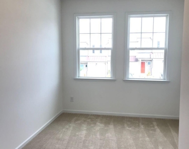 1007 Beyer Place - Photo Thumbnail 23