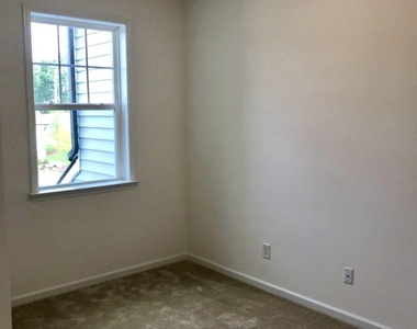 1007 Beyer Place - Photo Thumbnail 24