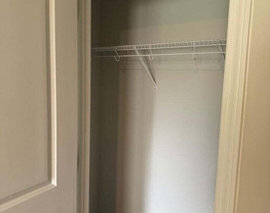1056 Lily Loch Way - Photo Thumbnail 9