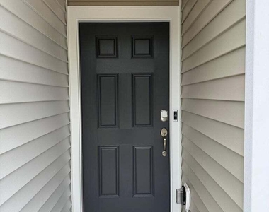 1056 Lily Loch Way - Photo Thumbnail 17