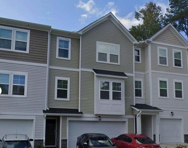 1056 Lily Loch Way - Photo Thumbnail 18