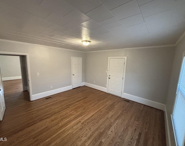 509 Erwin Road - Photo Thumbnail 8
