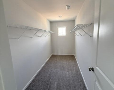 201 Broomside Avenue - Photo Thumbnail 20