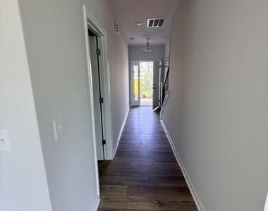 201 Broomside Avenue - Photo Thumbnail 17