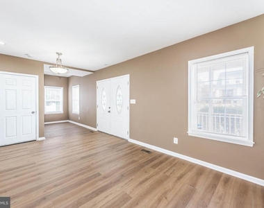 4021 Barrington Road - Photo Thumbnail 2