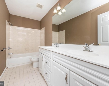 4021 Barrington Road - Photo Thumbnail 17
