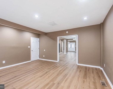 4021 Barrington Road - Photo Thumbnail 12