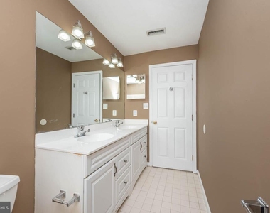 4021 Barrington Road - Photo Thumbnail 18