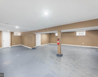 4021 Barrington Road - Photo Thumbnail 32
