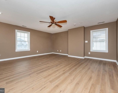 4021 Barrington Road - Photo Thumbnail 24