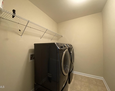 1065 Bender Ridge Drive - Photo Thumbnail 18