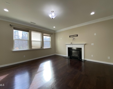 1065 Bender Ridge Drive - Photo Thumbnail 3