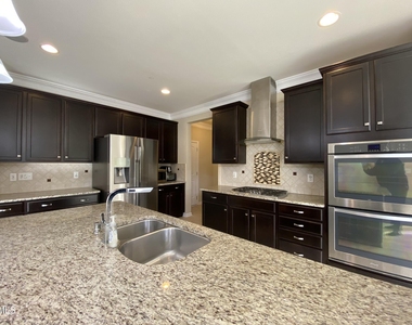1065 Bender Ridge Drive - Photo Thumbnail 10