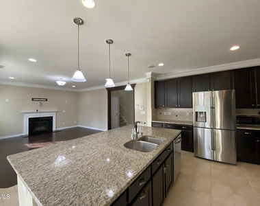 1065 Bender Ridge Drive - Photo Thumbnail 9